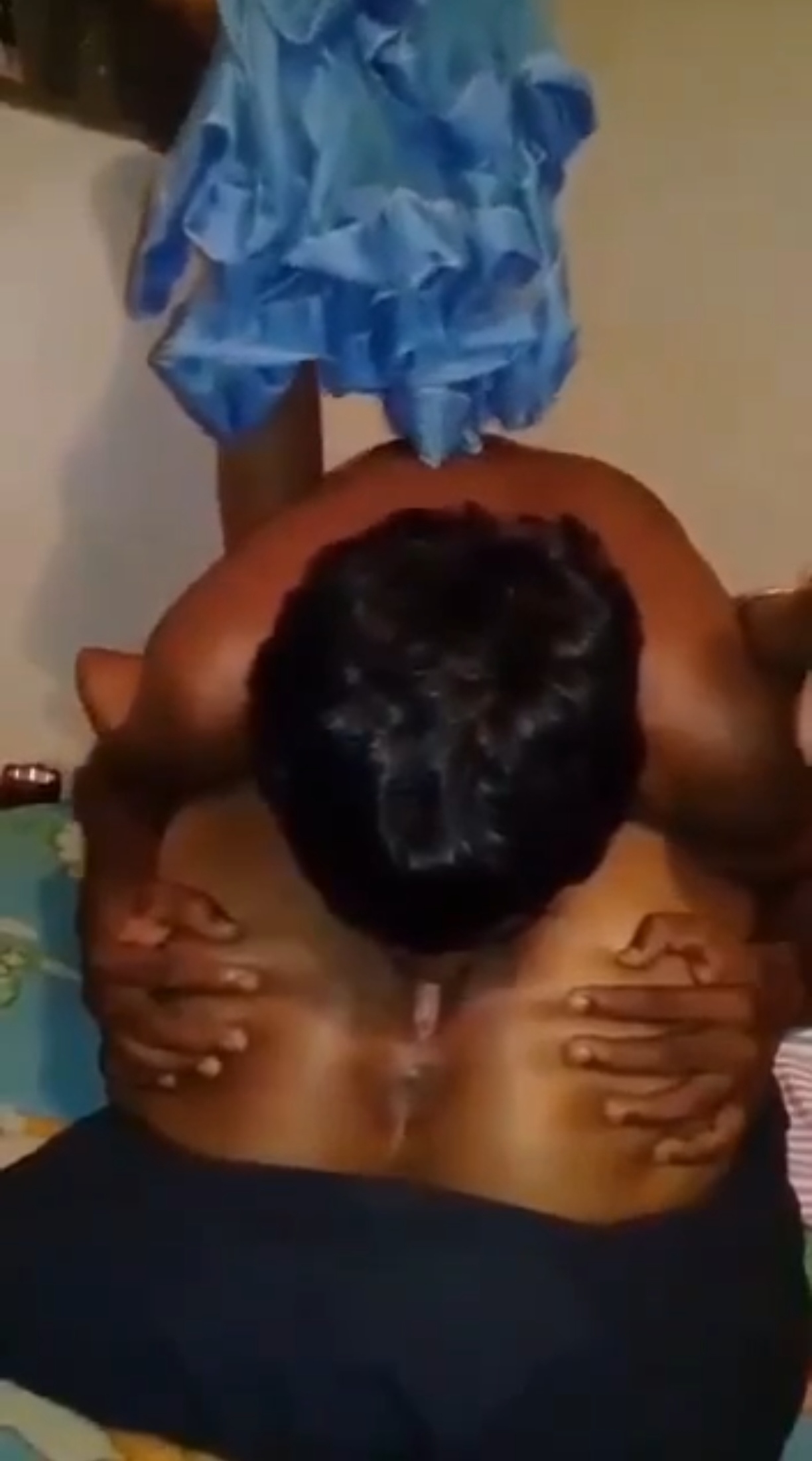 කෙල්ලව දෙකට නවල දෙන සැප🥵🍑😝