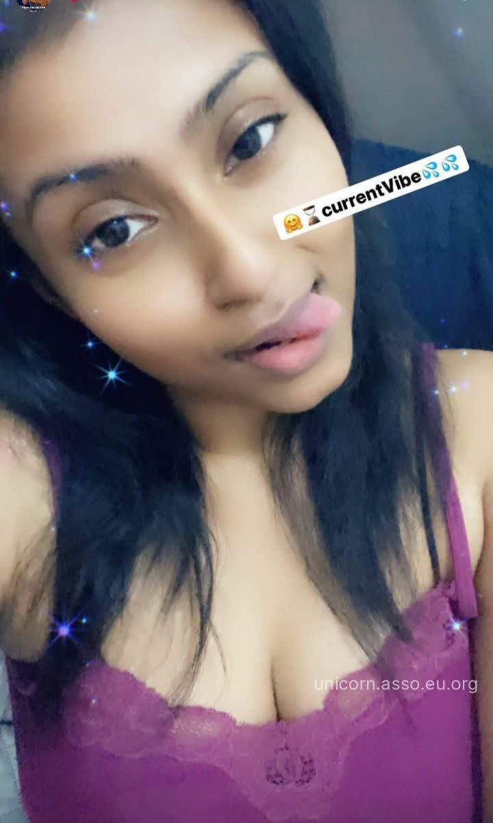 හිරුනි කෙල්ලගෙ ඇගිලි සොමිය කොහොම්ද🥵🫦🫴