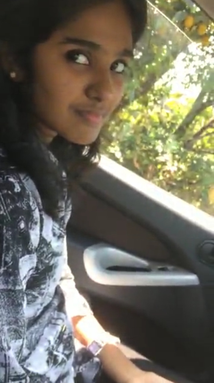 කාර් එක ඇතුලෙ ඉදල කොල්ලට දෙන සැප 🥵🍌💋