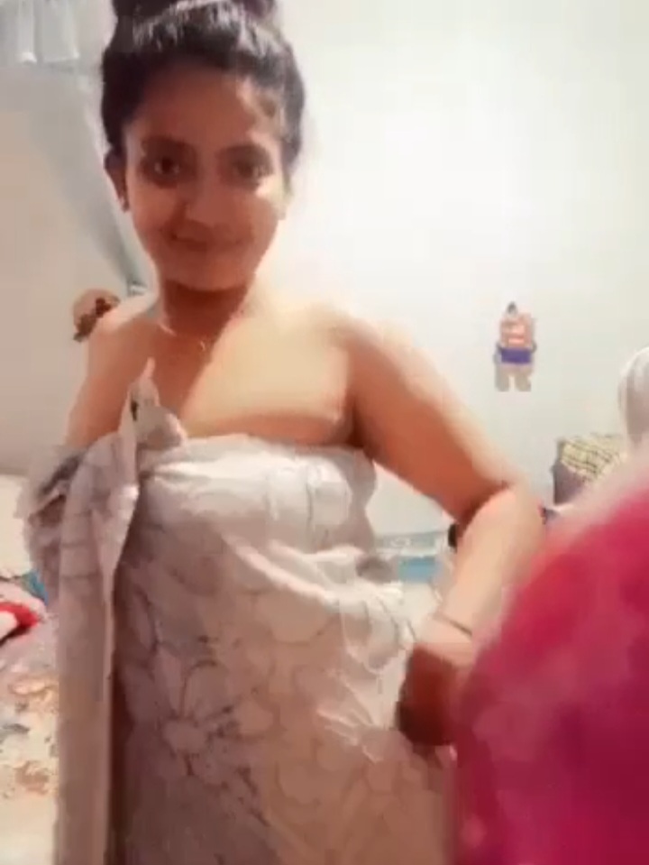 කෙල්ලගෙ ඩාන්ස් එක🥵🍑 මරු කද 🥵🍑🫴