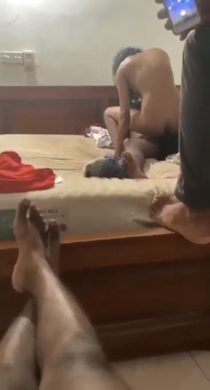 ලගදි ලීක් වුන තවත් ෆොසම් එකක්🥵🍌💦 සිංහල වොයිස් එක්කම 🥵🍑❤️