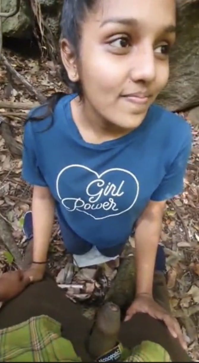 ක්ලාස් කට් කරල දෙන්නා කැලේ පැනලා❤️‍🔥🥵🍌