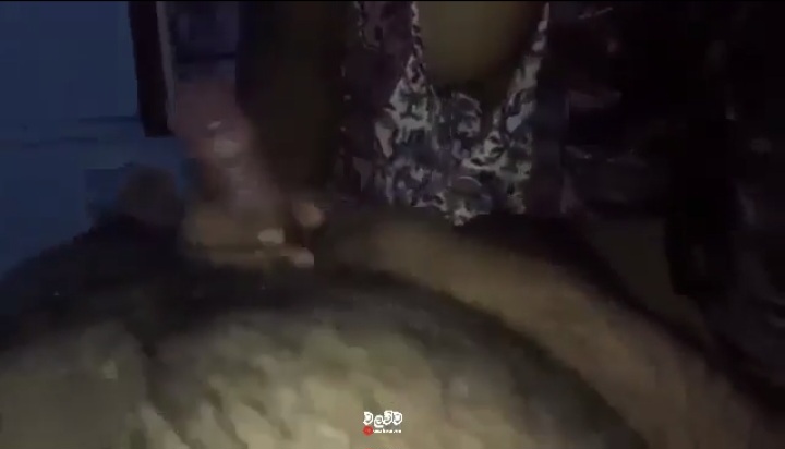 කෝච්චියෙ යනගමන් දෙන්නා කරන වැඩේ🥵🍑💦