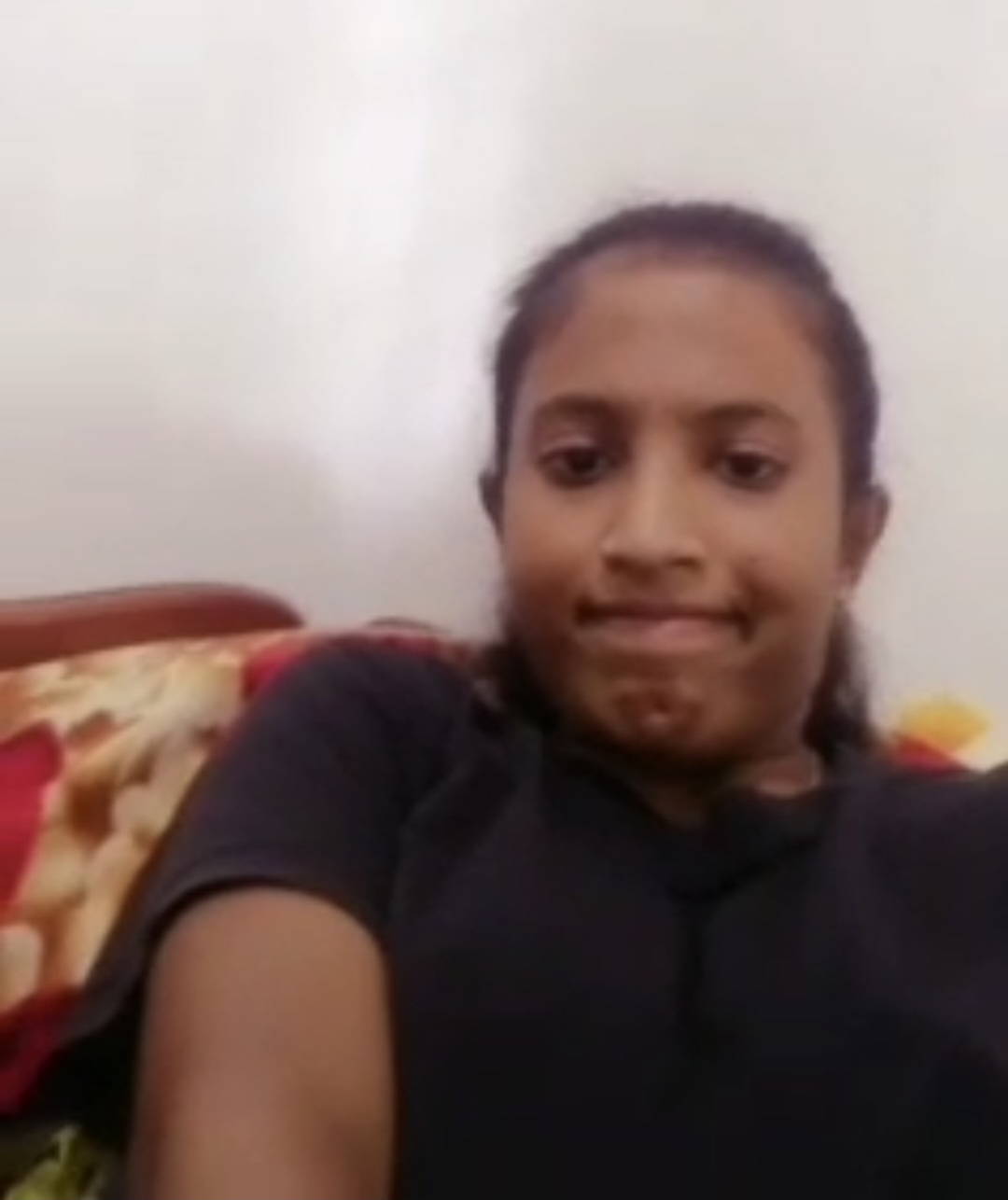 ඒ කෙල්ලටනම් කැරිම මෝලක් තියෙන්නෙ🥵🍑🍌 බෝතලයක් බස්සගන්නවා🥵🍑🍌